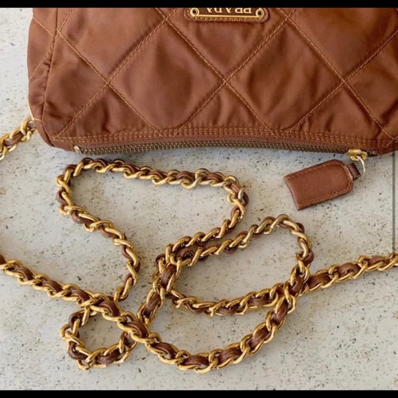 Prada vintage bag with Chain - Picture 8 of 10